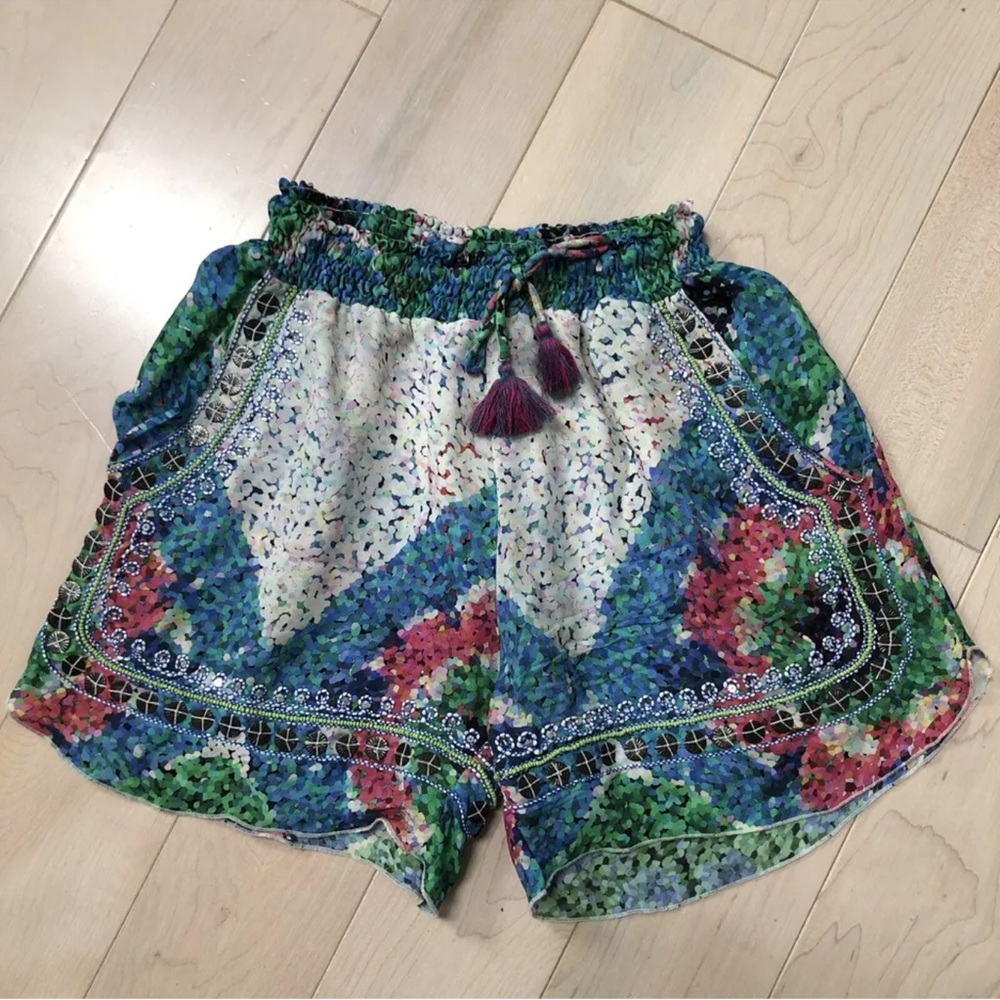 Taj by Sabrina silk shorts medium